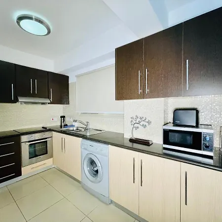 Oracle B-004 2 Bedroom شقة *
